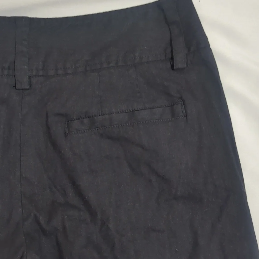 White House Black Market Legacy Capri Pants, Color Black Size 10